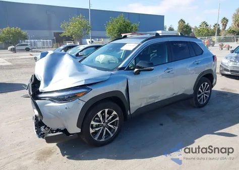 2025 Toyota Corolla Cross Xle z USA, uszkodzony, nr VIN 7MUDAAAG1SV143450